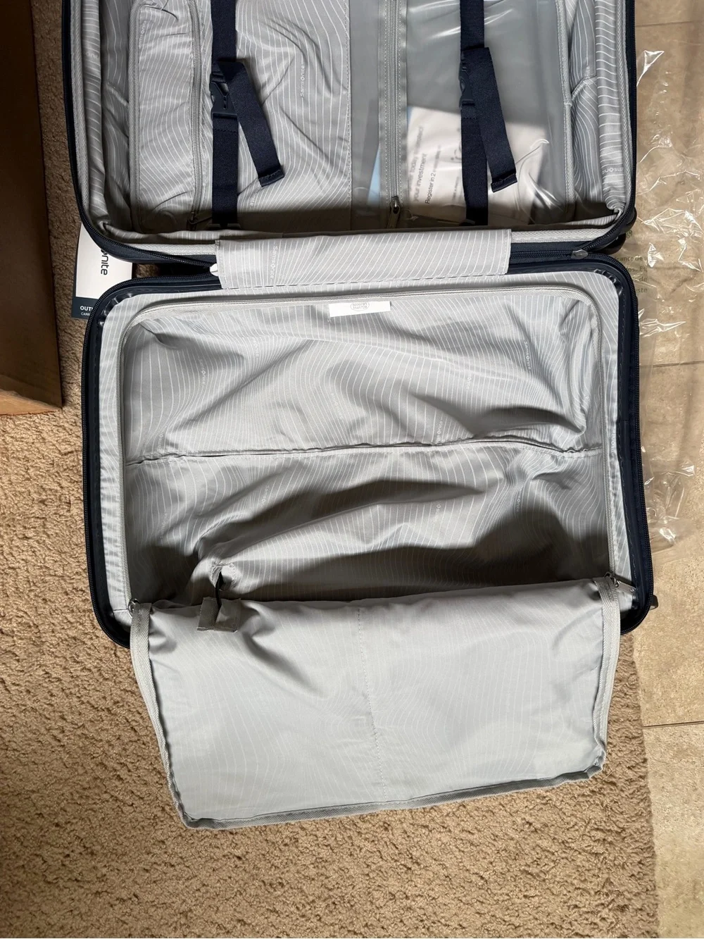 Samsonite OUTLINE PRO GLOBAL CARRY-ON SPINNER